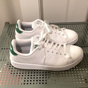Adidas casual/tennis shoes